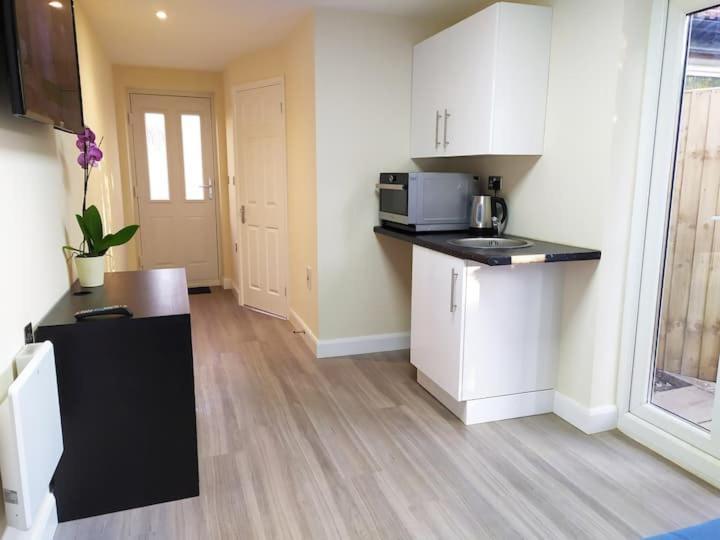 The Beech Flat - Self Contained One Bedroom Flat With Parking Oxford Exterior photo